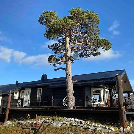 Flott Og Romslig Hytte Med Saerpreg I Lonsdal Exterior photo